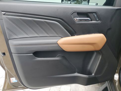 Used 2024 GMC Canyon AT4 w/ LPO, Off Road Lift Package image 17