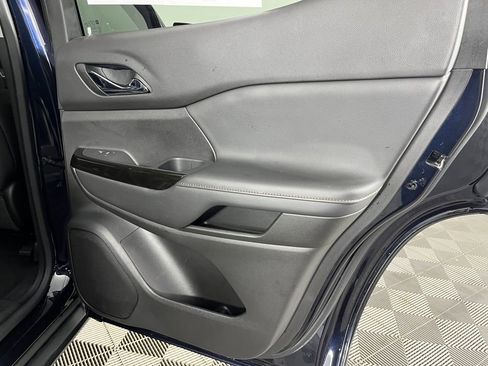 Used 2021 GMC Acadia AT4 w/ Preferred Package image 14