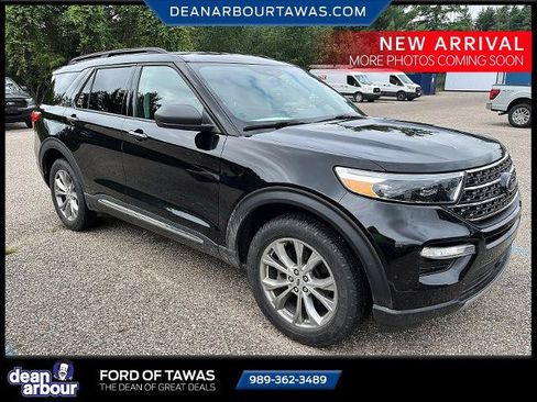 Certified 2021 Ford Explorer XLT w/ Equipment Group 202A AWD/4WD image 2
