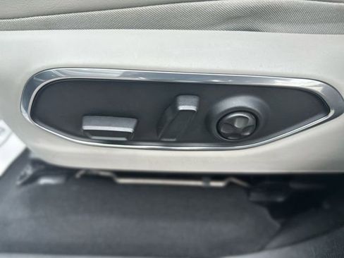 Used 2022 Jeep Wagoneer Series III w/ Premium Group I image 13