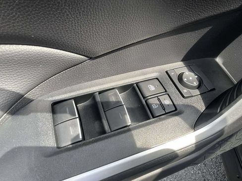Used 2025 Toyota RAV4 XLE w/ Convenience Package FWD image 16