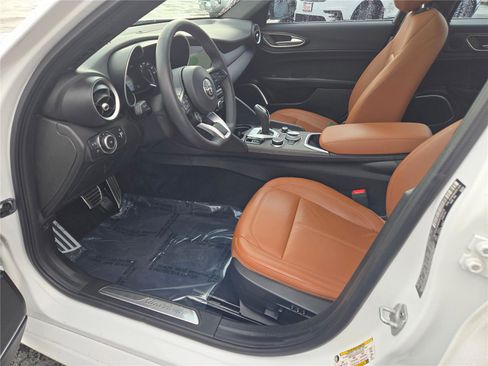 Used 2022 Alfa Romeo Giulia Ti image 23