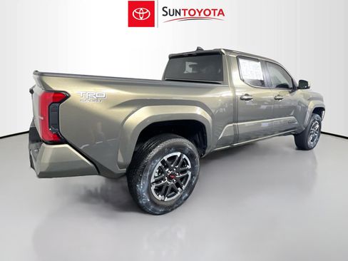 Used 2025 Toyota Tacoma TRD Sport AWD/4WD image 4