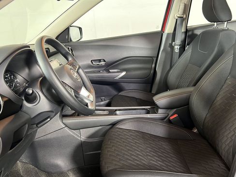 Used 2023 Nissan Kicks SV FWD image 2