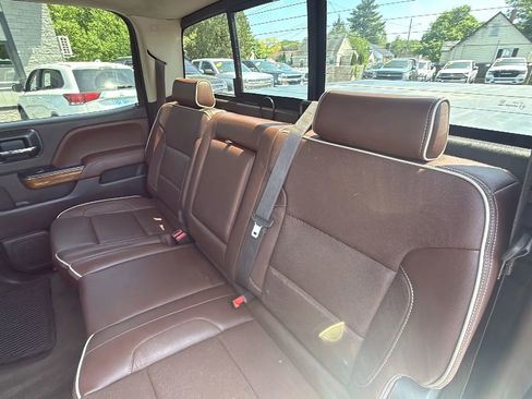 Used 2015 Chevrolet Silverado 1500 High Country w/ High Country Premium Package AWD/4WD image 19