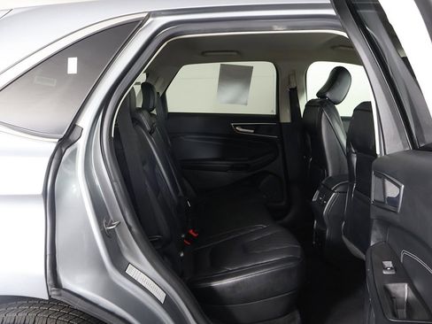 Used 2024 Ford Edge Titanium image 29