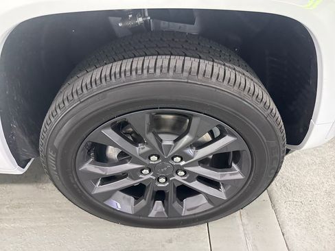 New 2026 Jeep Grand Cherokee L Limited AWD/4WD image 4