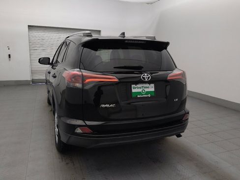 Used 2018 Toyota RAV4 LE image 6