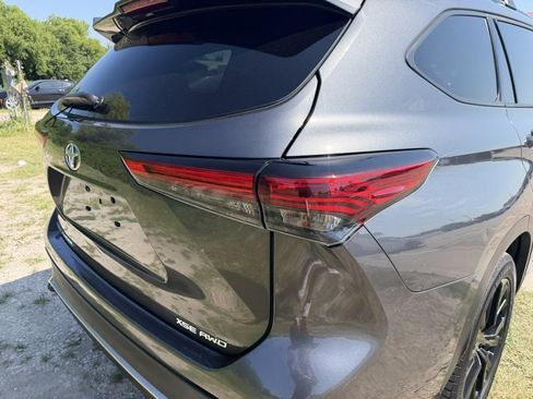 Used 2023 Toyota Highlander XSE AWD/4WD image 31