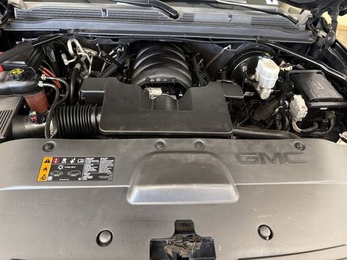 Used 2019 GMC Yukon XL SLE image 13