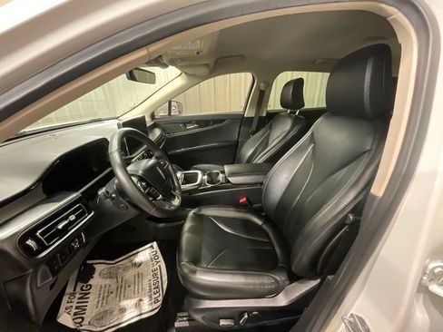Used 2022 Lincoln Nautilus FWD w/ Premium Package image 10