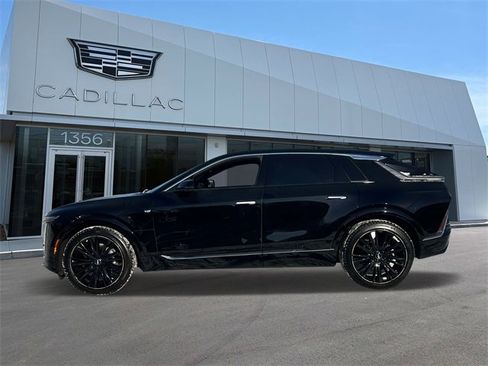 Used 2024 Cadillac Lyriq Tech image 4