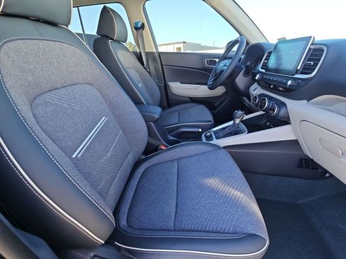 New 2026 Hyundai Venue SEL FWD image 18
