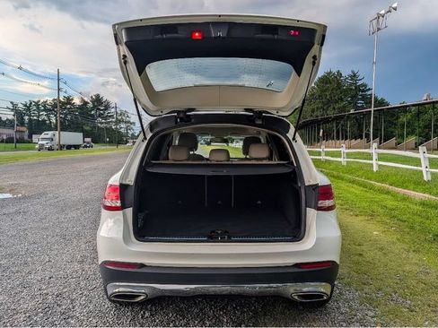 Used 2018 Mercedes-Benz GLC 300 4MATIC image 7