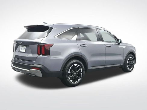 Used 2024 Kia Sorento S FWD image 6