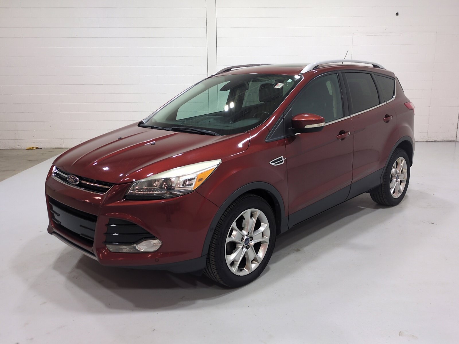 Used 2014 Ford Escape Titanium w/ Equipment Group 401A FWD image 8
