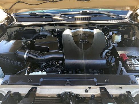 Used 2017 Toyota Tacoma SR5 w/ Tow Package image 35