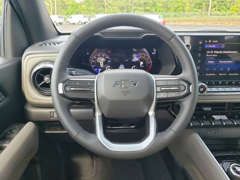 New 2026 Chevrolet Colorado ZR2 w/ Technology Package AWD/4WD image 14