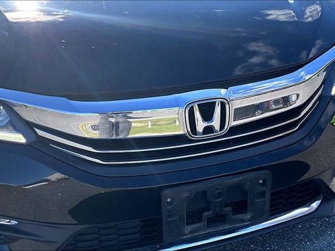 Used 2017 Honda Accord EX-L image 30