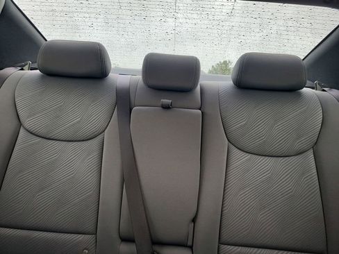 Used 2013 Hyundai Elantra GLS w/ Preferred Pkg image 13