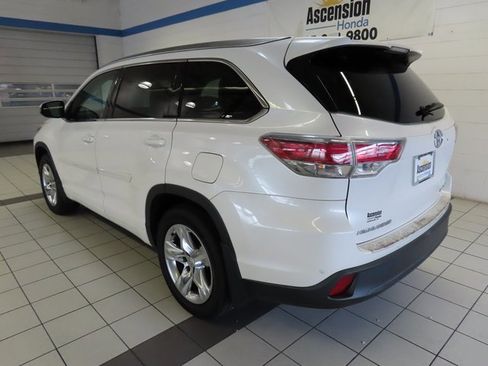 Used 2015 Toyota Highlander Limited image 12