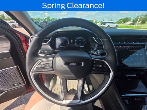 Used 2022 Jeep Grand Cherokee Limited AWD/4WD image 18