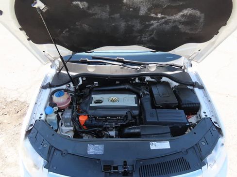 Used 2010 Volkswagen Passat Komfort FWD image 8