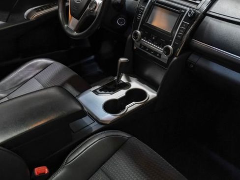 Used 2012 Toyota Camry SE image 25