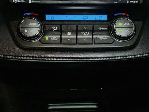 Used 2018 Toyota RAV4 XLE AWD/4WD image 13