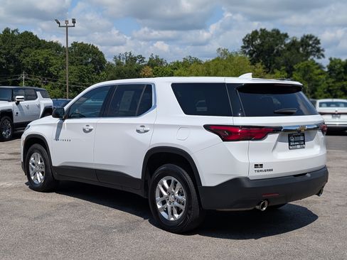 Used 2023 Chevrolet Traverse LS FWD image 7