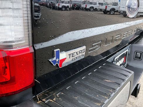 Used 2018 Ford F250 XL w/ STX Appearance Package image 9