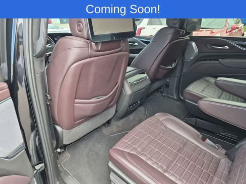 Used 2024 Cadillac Escalade ESV Sport Platinum w/ LPO, ONYX Package AWD/4WD image 18