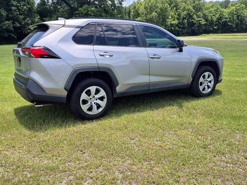 Used 2020 Toyota RAV4 LE FWD image 11