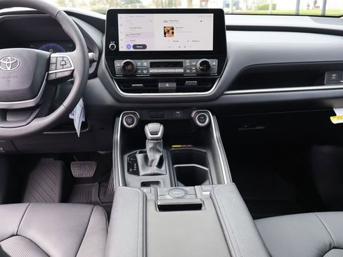 New 2026 Toyota Grand Highlander XLE AWD/4WD image 25