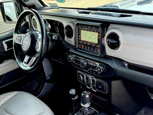 Used 2021 Jeep Wrangler Unlimited Sahara image 25