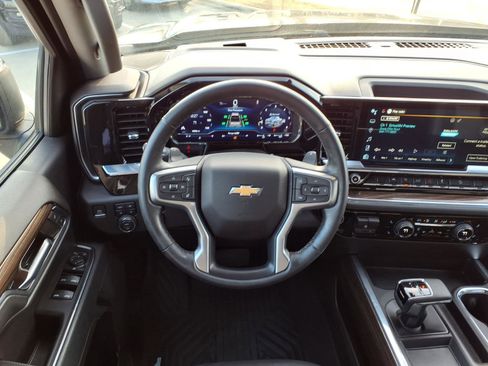 Used 2024 Chevrolet Silverado 1500 LT image 16