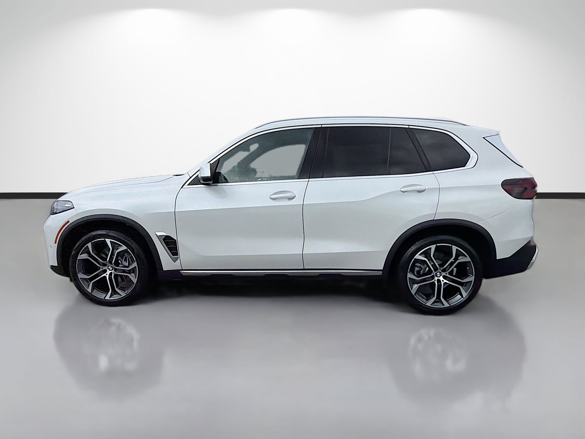 New 2026 BMW X5 xDrive40i w/ Premium Package AWD/4WD image 6