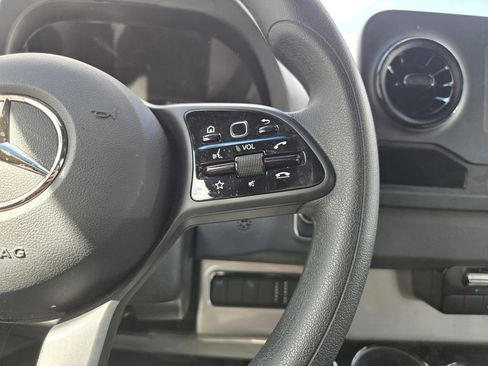 Used 2021 Mercedes-Benz Sprinter 2500 image 28