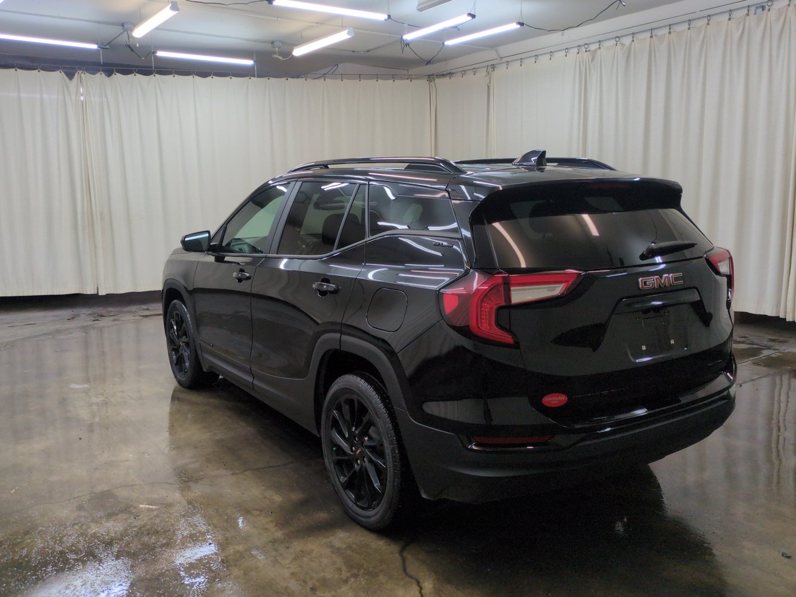 Used 2023 GMC Terrain SLE w/ Driver Convenience Package AWD/4WD image 8