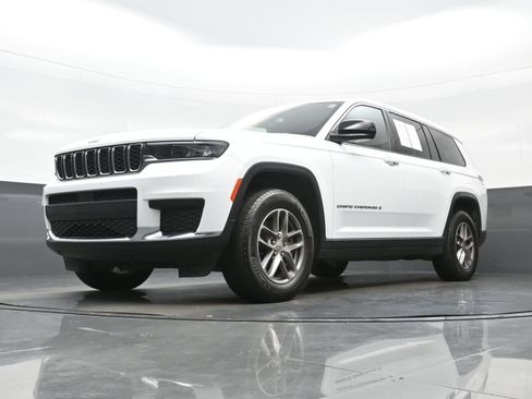 Used 2025 Jeep Grand Cherokee L Laredo w/ Trailer Tow Package AWD/4WD image 28