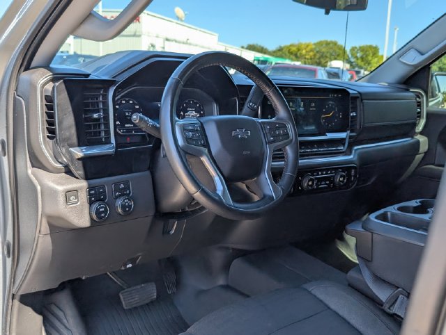 Used 2023 Chevrolet Silverado 1500 RST AWD/4WD image 5
