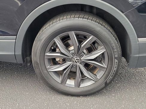Certified 2023 Volkswagen Tiguan SE FWD image 29
