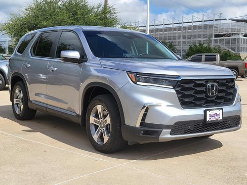Used 2024 Honda Pilot EX-L image 3