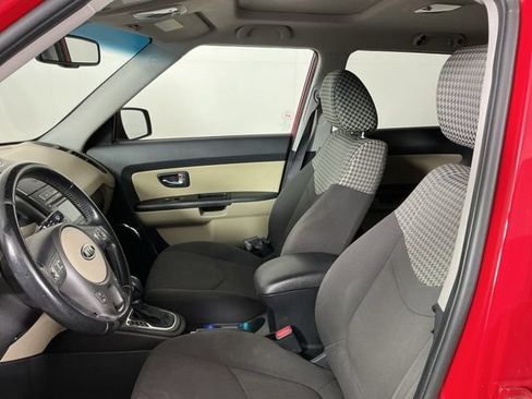 Used 2012 Kia Soul ! FWD image 10