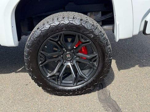 New 2025 GMC Sierra 1500 AT4 w/ AT4 Premium Package AWD/4WD image 15