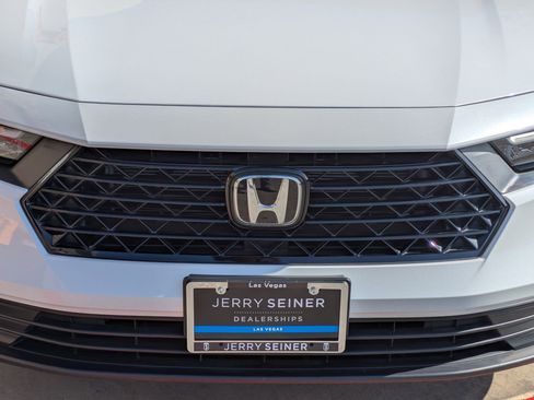 Used 2025 Honda Accord LX image 9