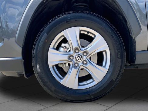 Used 2024 Toyota RAV4 XLE w/ Convenience Package FWD image 11