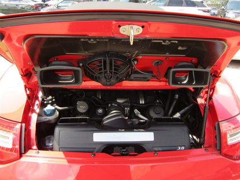 Used 2011 Porsche 911 Cabriolet image 9