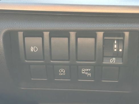 Used 2020 Subaru Forester Premium AWD/4WD image 34