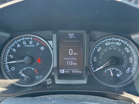 Used 2021 Toyota Tacoma TRD Off-Road w/ TRD Premium Off Road Package AWD/4WD image 12